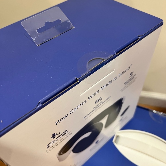 PlayStation 5 Digital Edition Bundle - Picture 2 of 8